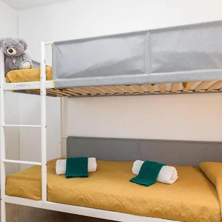 Moderno En Apartment